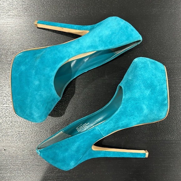 Steve Madden Babylonn Teal Suede Platform Heels - 8 - Picture 4 of 10